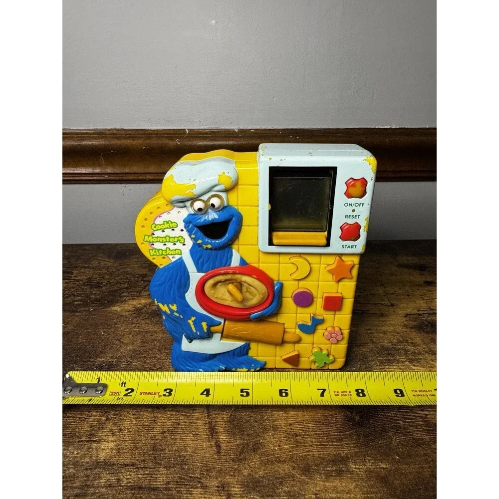 Mattel Cookie Monster's Kitchen Electronic Handheld Toy 2000 - Works!